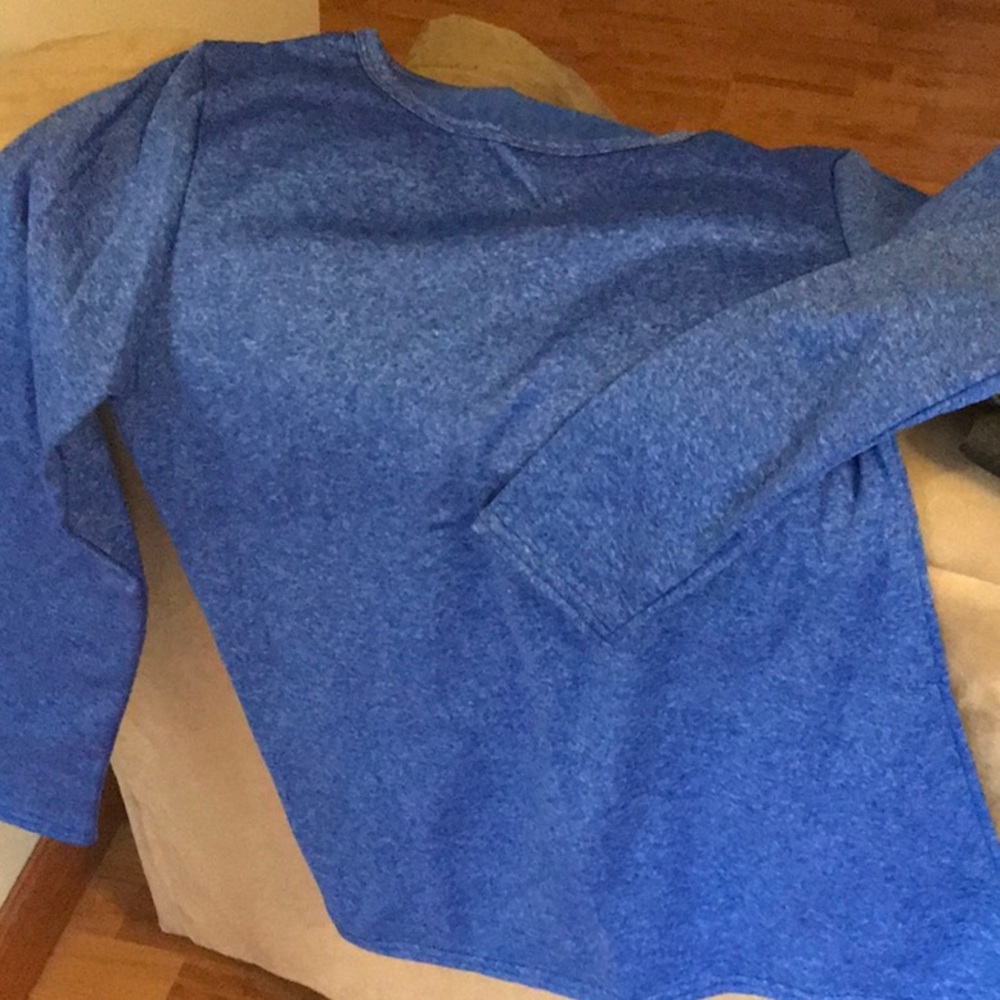 Bundle of 3 Fleece lined undershirts, size Large - Picture 2 of 6
